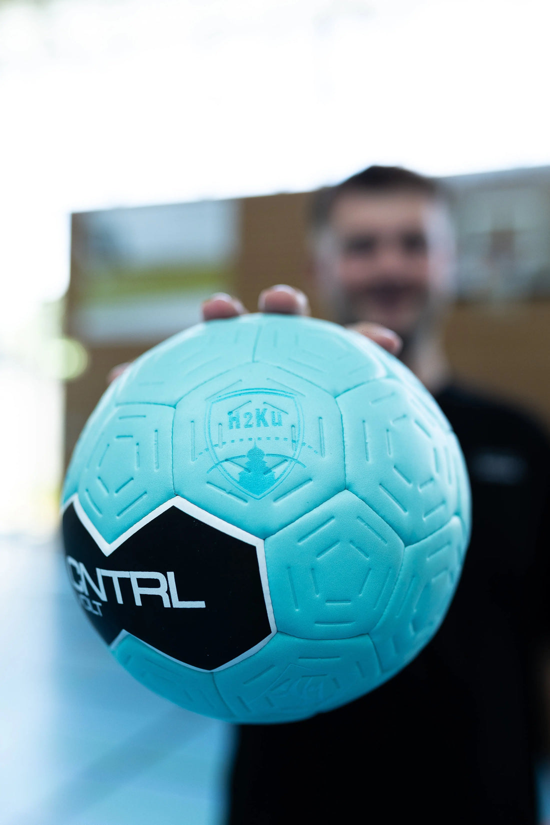 Neuen Handball vorbereiten & richtig pflegen